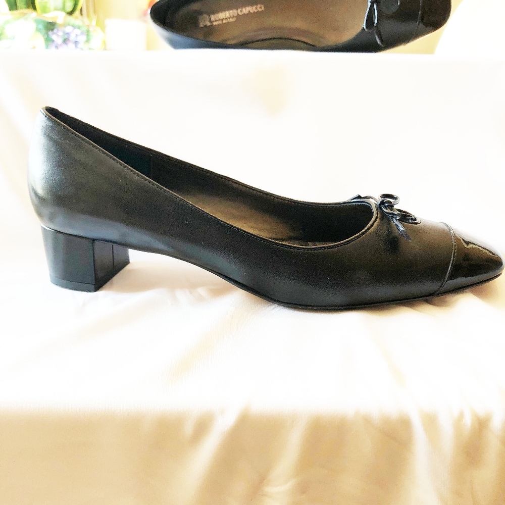 Black Leather Roberto Capucci Italian Pumps